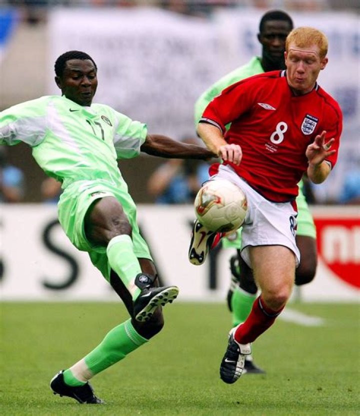 Checkout 7 photos of Julius Aghahowa looking dapper