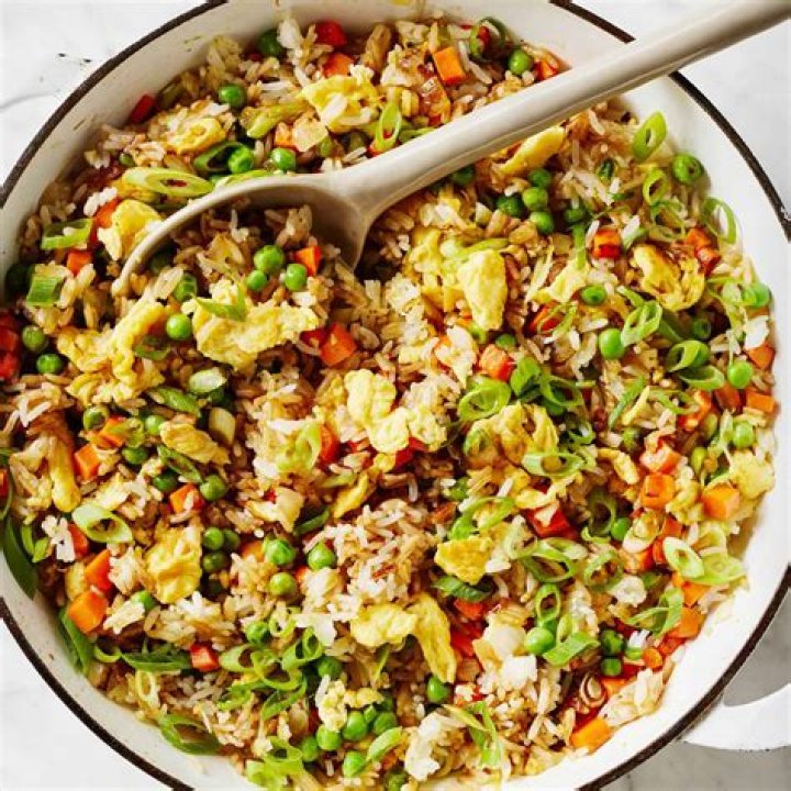 Fried rice recipe with egg and vegetables