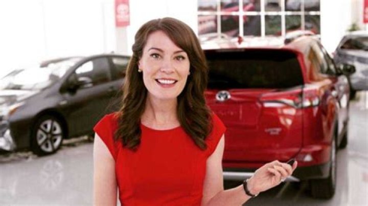 Toyota spokeswoman Laurel Coppock's bio: age, measurements, net worth, baby