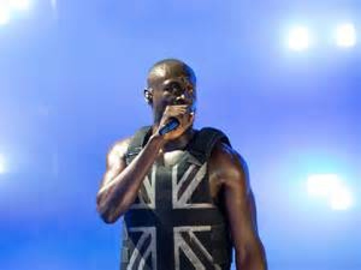 Funny Reactions As Chelsea Footballer Lukaku Finally Meets His ‘Twin’ Rapper Stormzy at Wizkid’s Concert