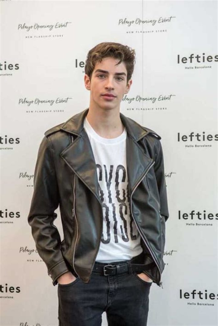 Manu Rios’ biography: age, height, birthday, who is he dating?