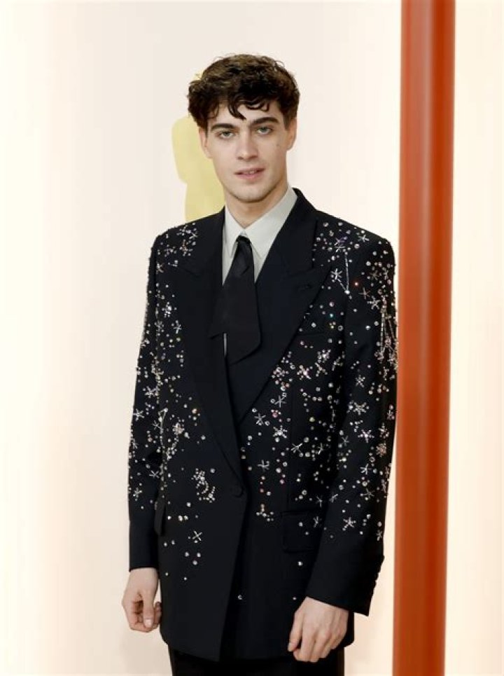 Lorenzo Zurzolo’s biography: age, height, movies and TV shows