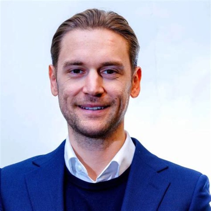 After Adding New Oil Wells to Reserves, FG Threatens to Revoke Licenses of Oil Firms