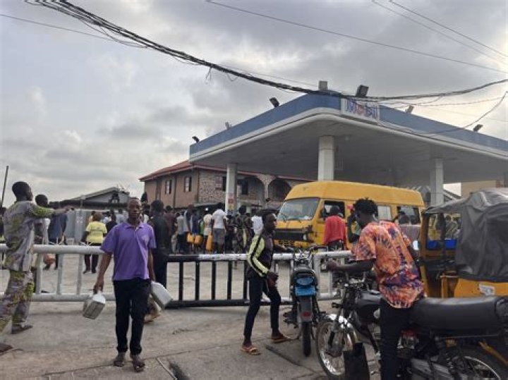 Oil Marketers Move to Shut Down 30,000 Filling Stations over N200 Billion Debt, 300m Litres Arrive
