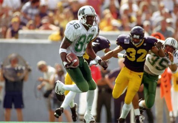 2024 College Football Hall of Fame Class: Randy Moss, Alex Smith and Michael Vick Among Inductees