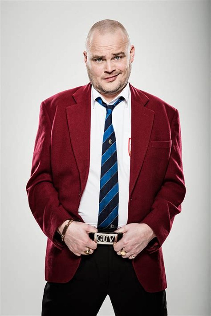 Al Murray Comedian, Bio, Wiki, Age, Height, Wife, Taskmaster, Pub Landlord, and Net Worth