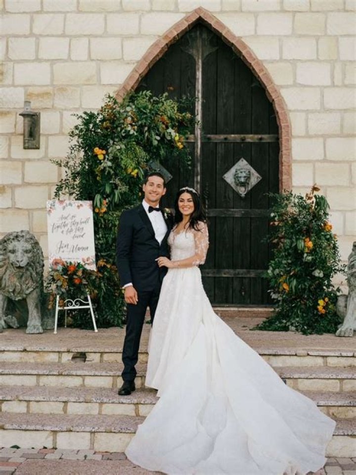 Alanna Sarabia KENS 5, Bio, Wiki, Age, Height, Husband, Salary, and Net Worth