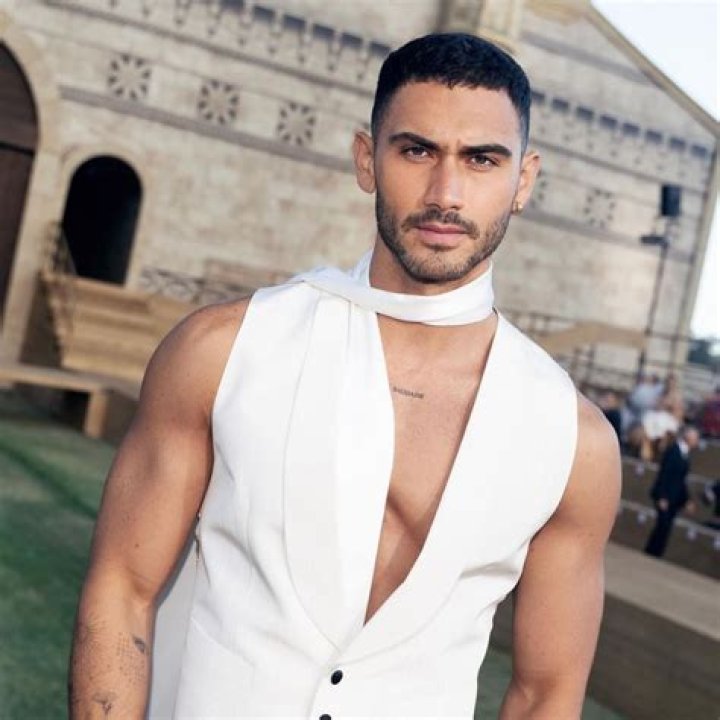 Alejandro Speitzer – Biography, Facts & Life Story