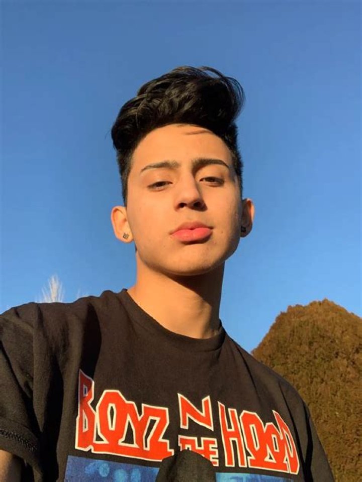 Alex Guzman Real Name, Net Worth, Age, Height, Brothers, Girlfriend
