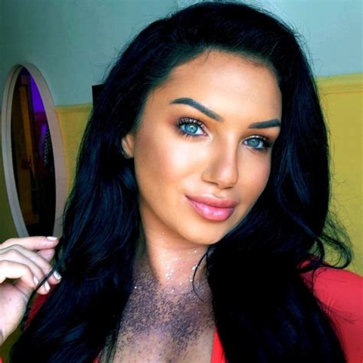 Alexandra Cane – Biography, Facts & Life Story