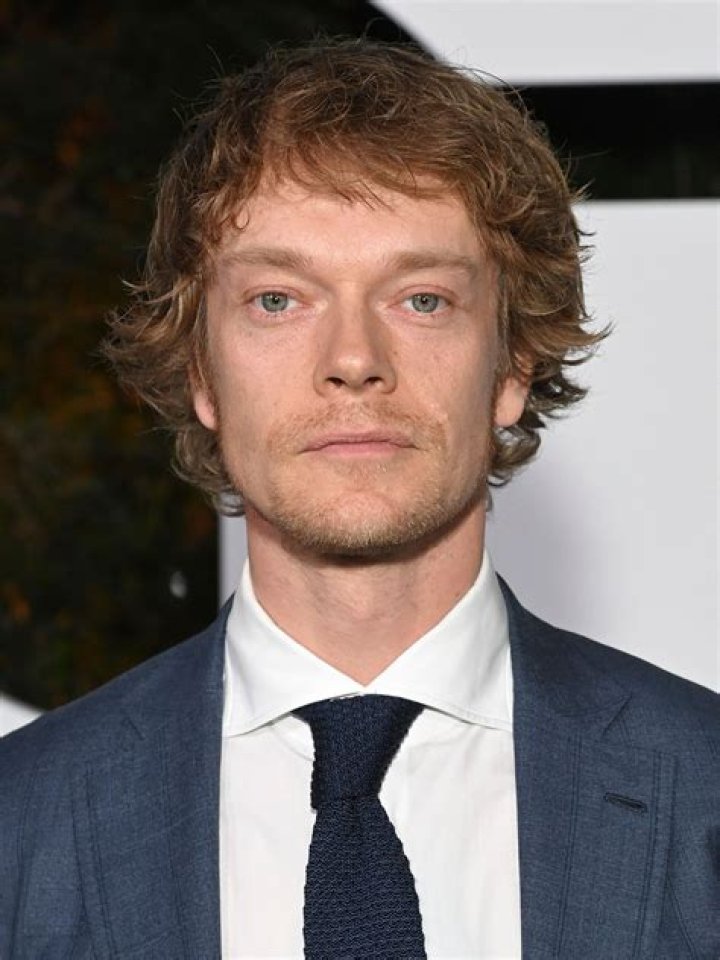 Alfie Allen – Biography, Facts & Life Story