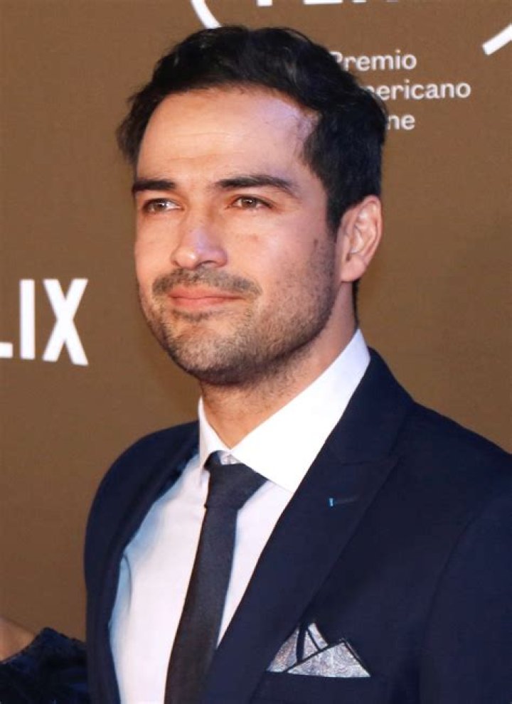 Alfonso Herrera – Biography, Facts & Life Story