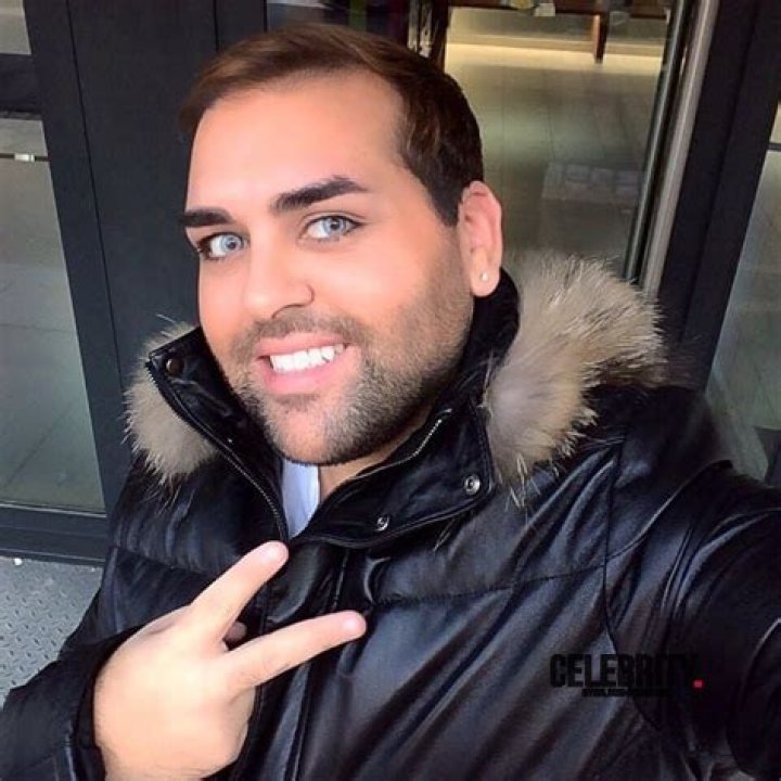 Ali Karoui Wiki, Biographie, Age, Taille, Mariage, Contact & Informations