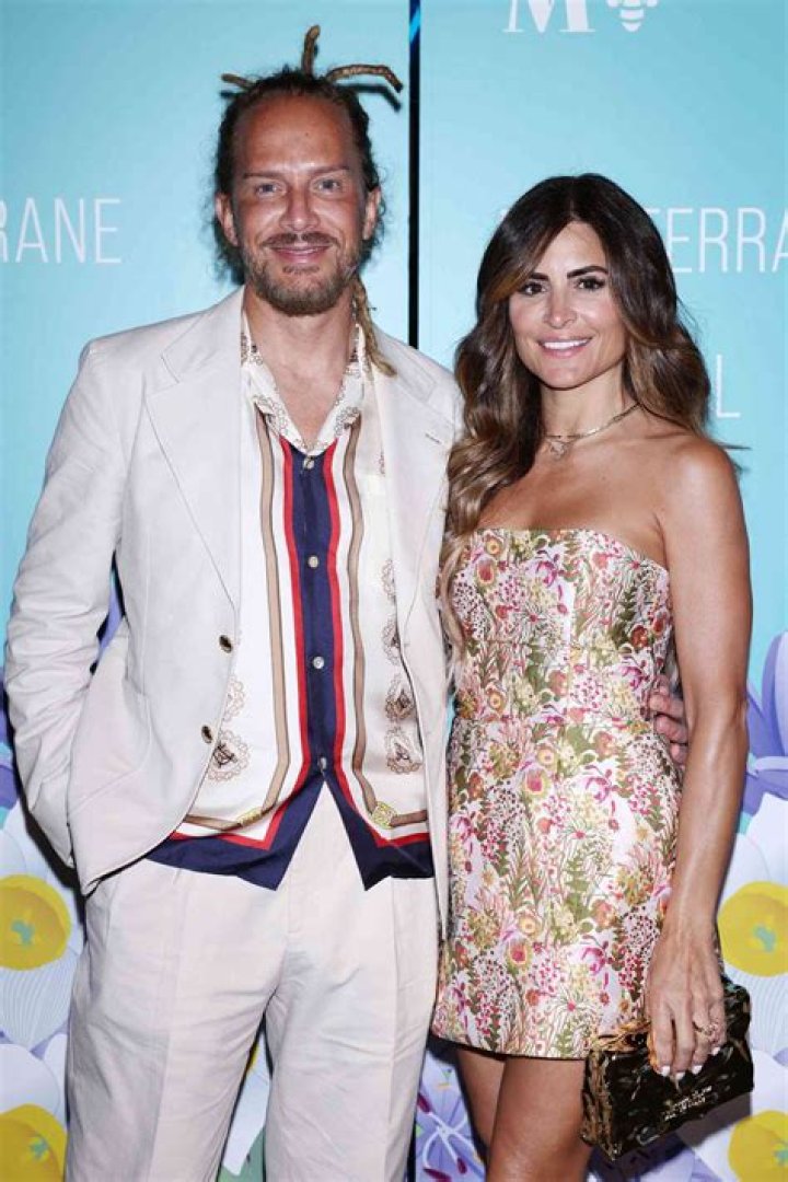 Alison Victoria Sparks Dating Rumors after Gleeful Post on Mike Holmes’ Birthday