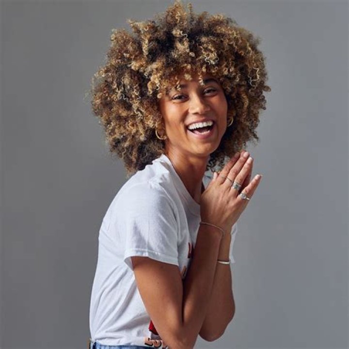 Ally Love Bio, Wiki, Age, Husband, Love Squad, Fitness, Model, and Net Worth