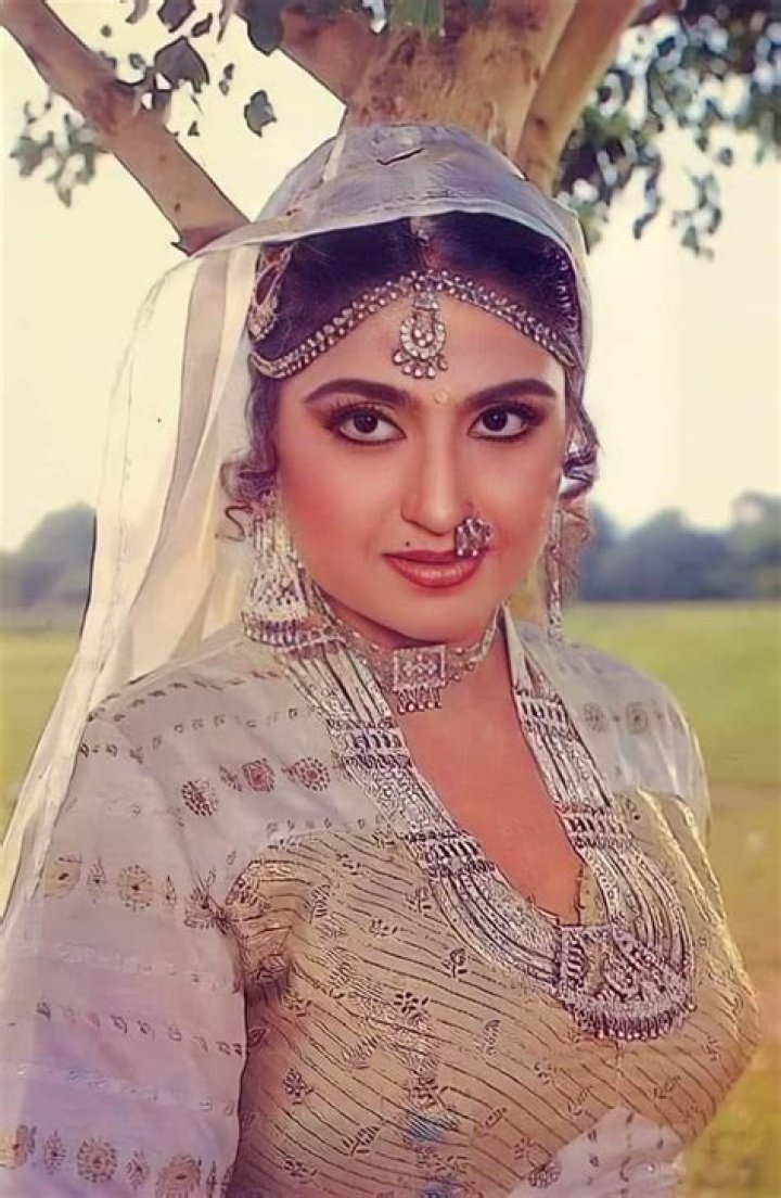 Anjuman – Biography, Facts & Life Story