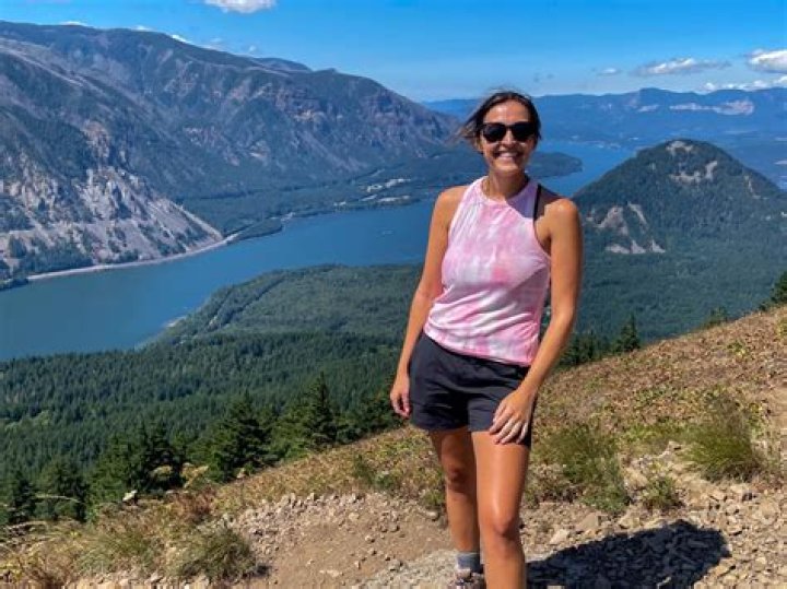 Anne Campolongo KPTV, Bio, Age, Height, Married, Salary, and Net Worth