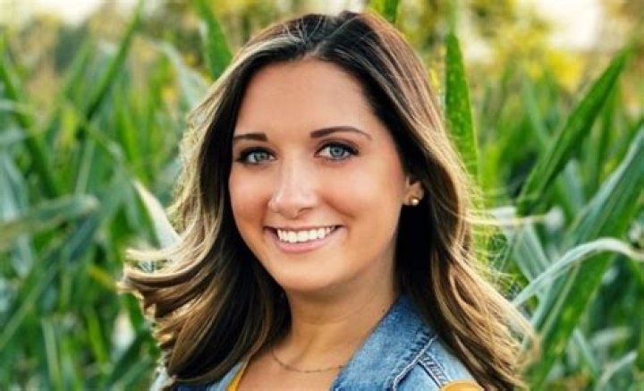 April Loveland Meteorologist, Bio, Wiki, Age, Husband, WTKR, Salary, and Net Worth