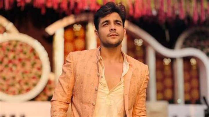 Ashish Chanchlani – Biography, Facts & Life Story