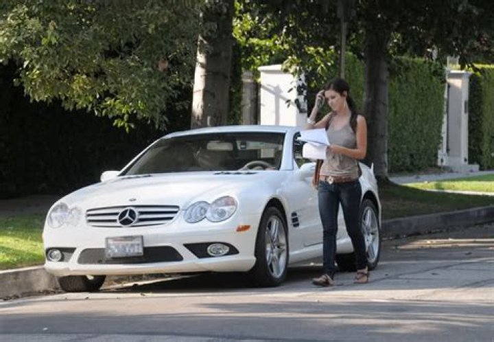  Audrina Patridge in Her Mercedes SL