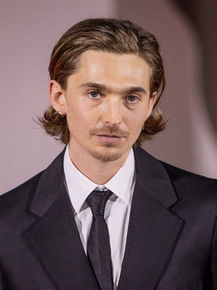 Austin Abrams Actor, Bio, Wiki, Age, Height, Family, and Net Worth