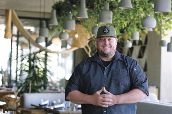 Beau Macmillan Chef, Bio, Wiki, Age, Height, Wife, Children, Salary and Net Worth