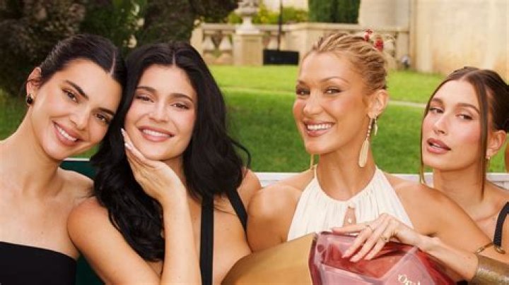 Are Bella Hadid And Hailey Bieber Related? Family Tree