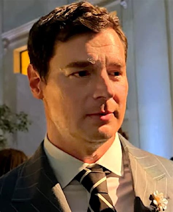 Benjamin Walker Actor, Bio, Wiki, Age, Wife, Movies, and Net Worth