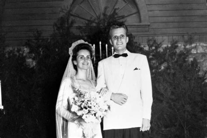 Meet Valerie Irwin And Debra Mitchum: Billy Graham Wife