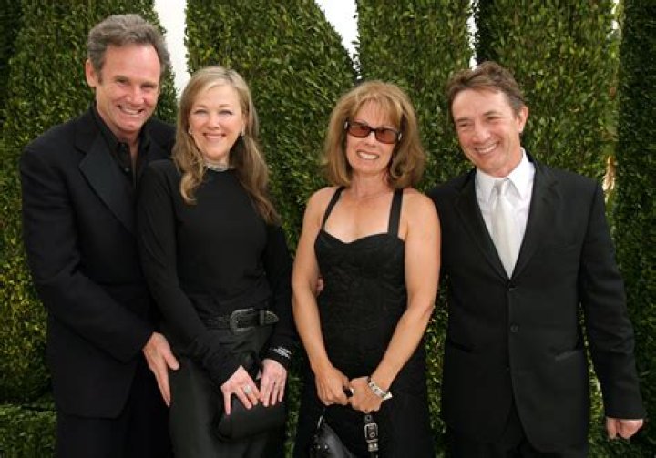 Who is Catherine O' Hara's husband Bo Welch? His Wiki-bio, net worth, career, kids.