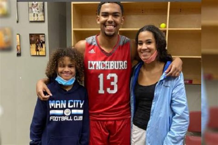 
Meet Hubert Davis’ Daughter Bobbie Grace Davis – Is She Interested In Basketball?
