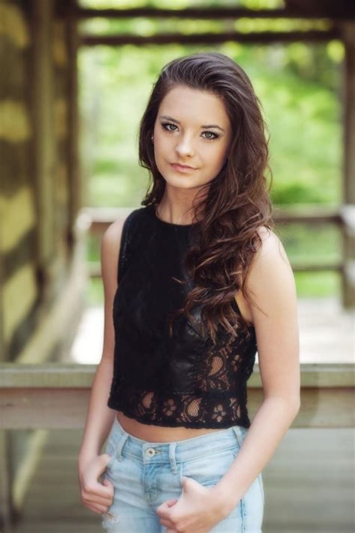 Brooke Hyland Bio, Wiki, Age, Boyfriend, Dance Moms, Songs, and Net Worth