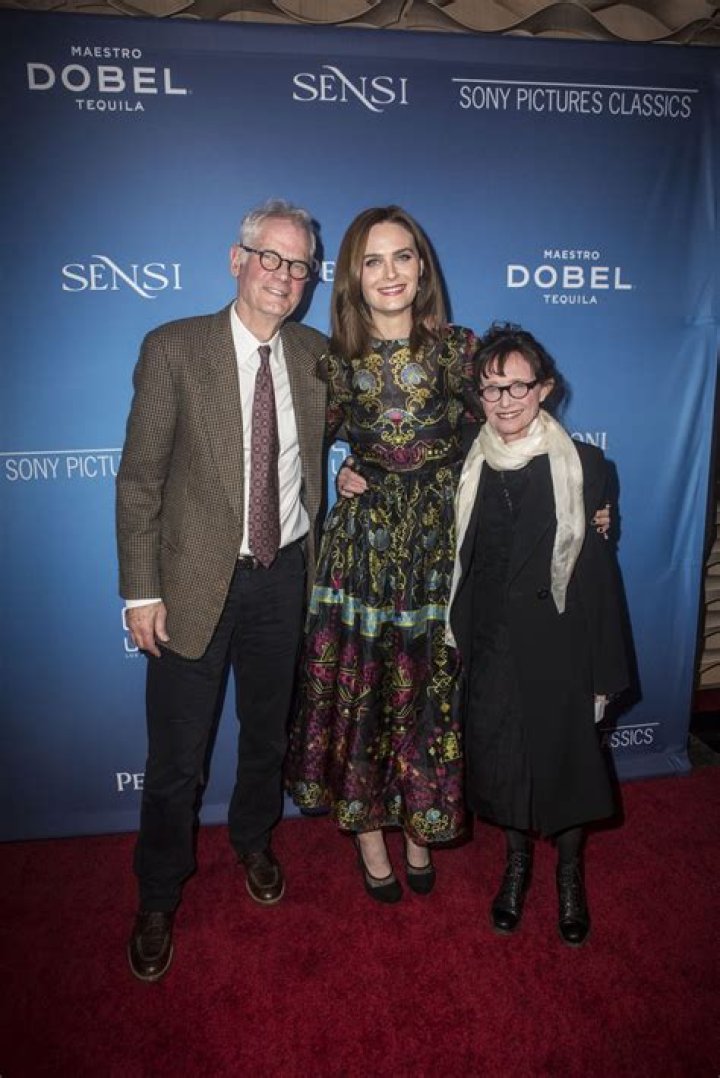 Caleb Deschanel Actor, Bio, Wiki, Age, Height, Family, Daughters, Movies, Twin Peaks, And Net Worth