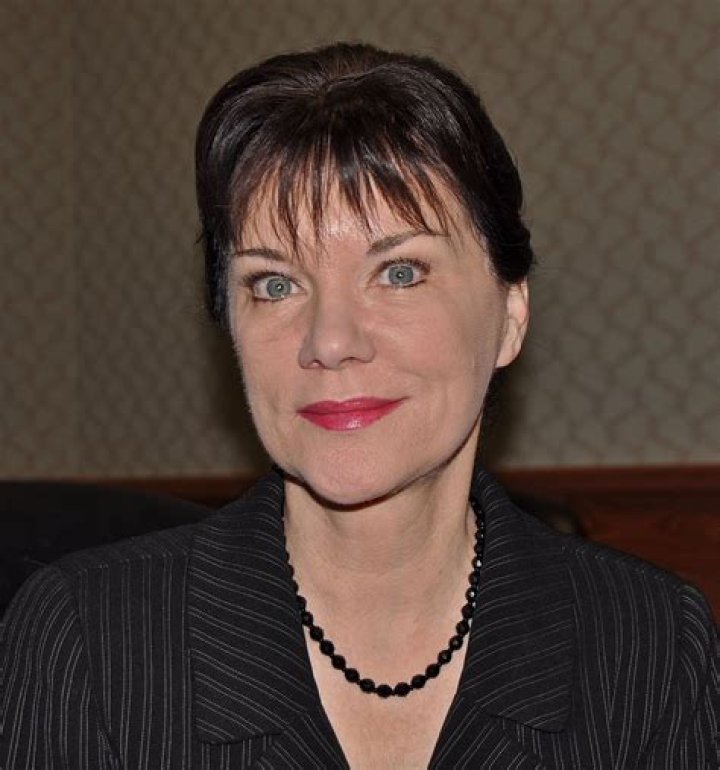 Candice Delong Bio, Wiki, Age, Husband, Illness, Podcast, Book, and Net Worth