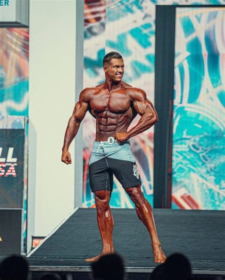 Carlos de Oliveira Net Worth