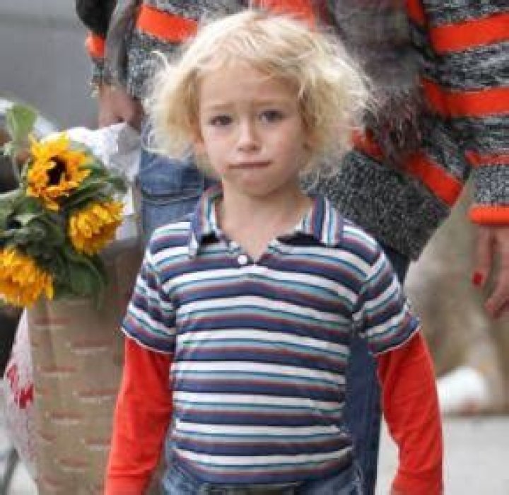 
Net Worth of Neve Campbell? Salary Per Episode from “House of Cards” and Car
