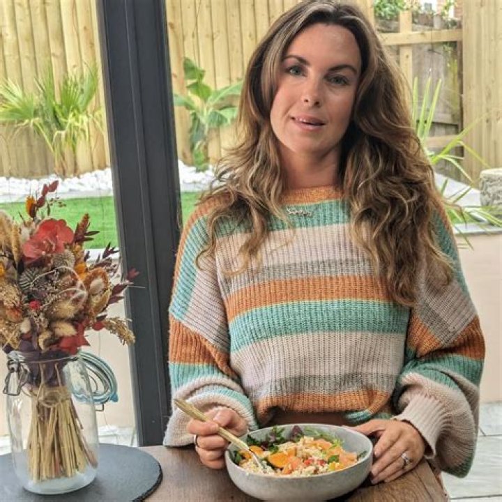 
Meet Manon McCrory-Lewis – Photos Of Damian Lewis’ Daughter With Wife Helen McCrory
