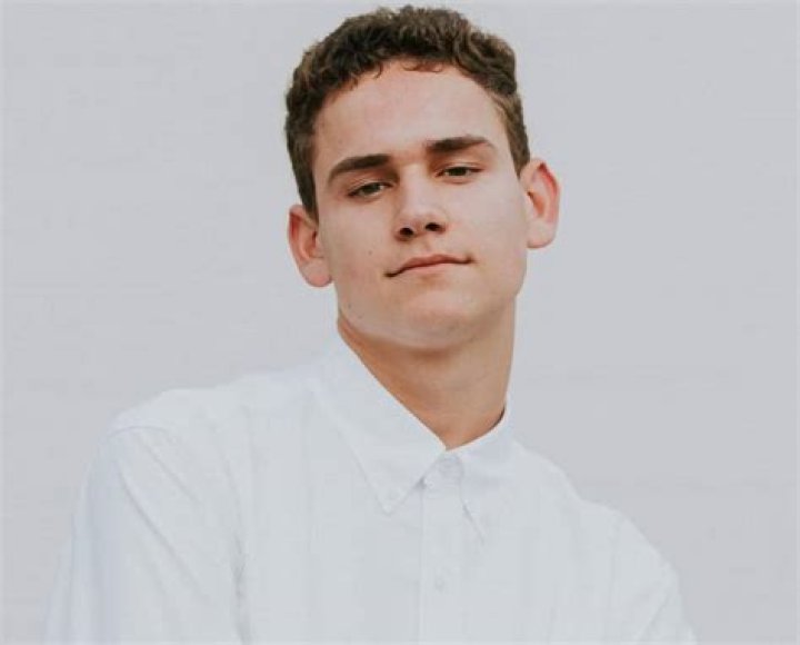 Chase Rutherford Net Worth – How Much Is Chase Rutherford Worth?