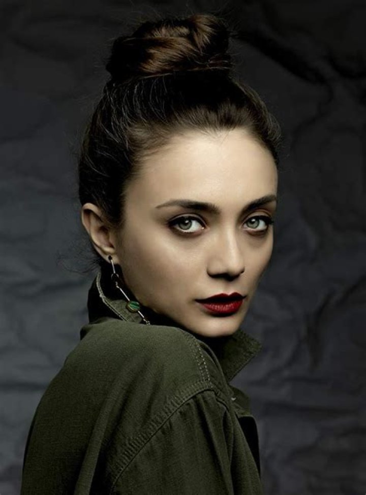 Damla Sonmez – Biography, Facts & Life Story