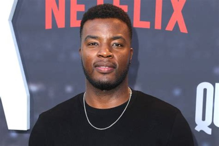 Daniel Ezra Height, Weight, Age, Girlfriend, Biography, Family & More