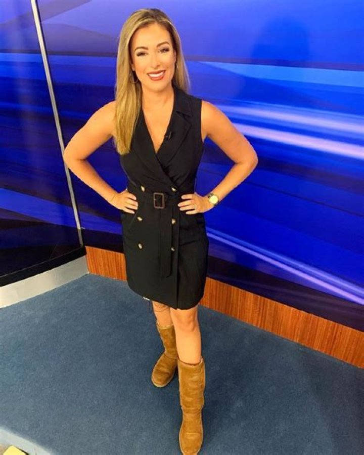 Danielle Avitable WOWT, Bio, Wiki, Age, Husband, Measurements, Salary, and Net worth