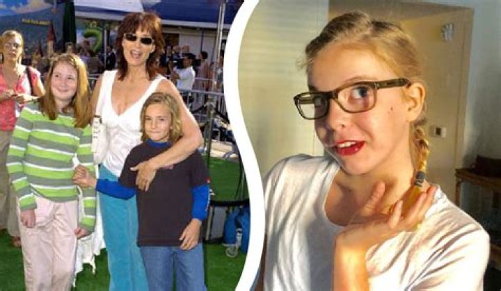 
Meet Esme Louise Sutter – Photos Of Katey Sagal’s Daughter With Kurt Sutter
