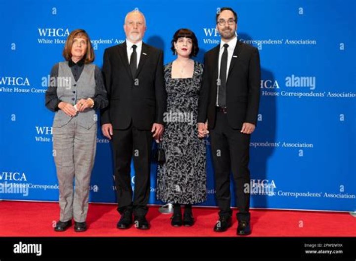 Evan Gershkovich Parents Ella & Mikhail Gershkovich: Sister