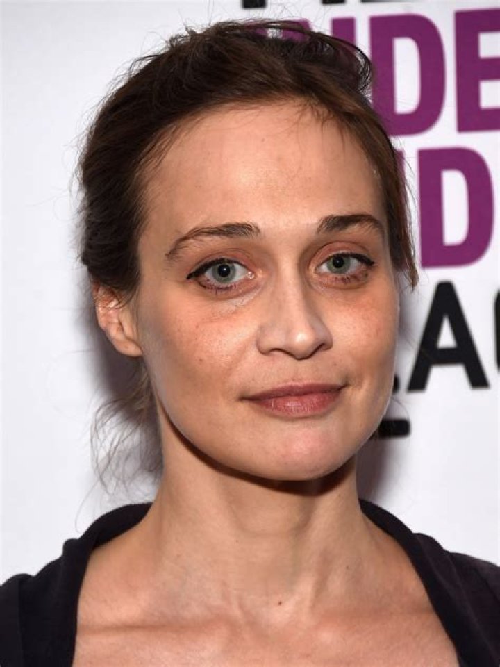 Fiona Apple – Biography, Facts & Life Story