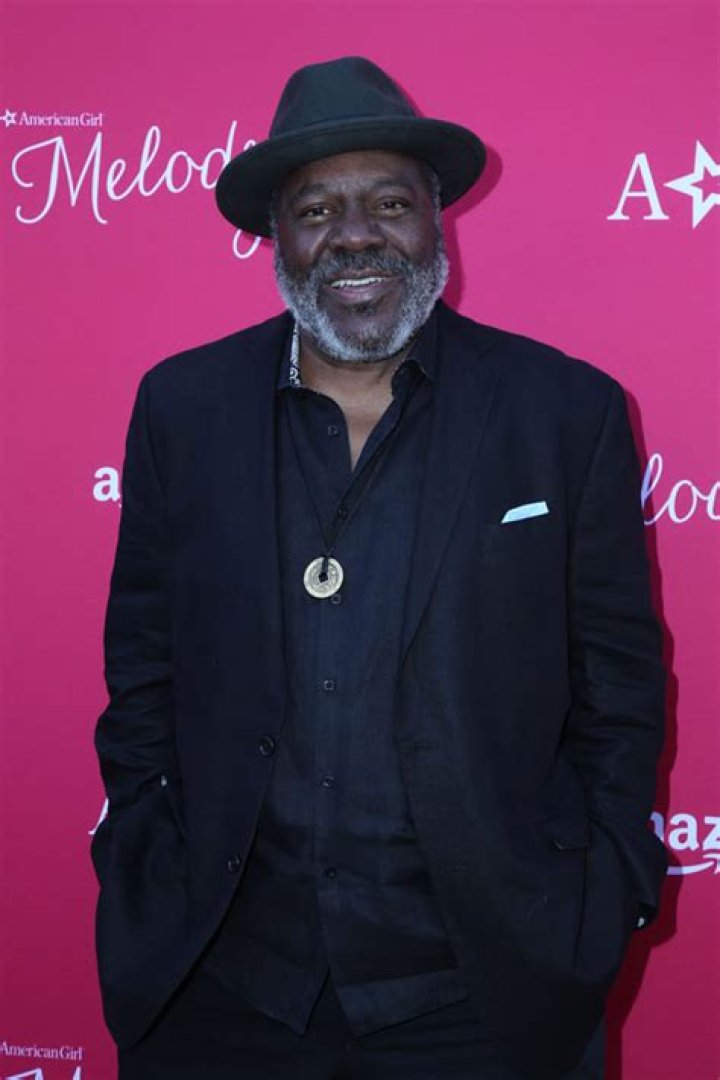 Frankie Faison Height