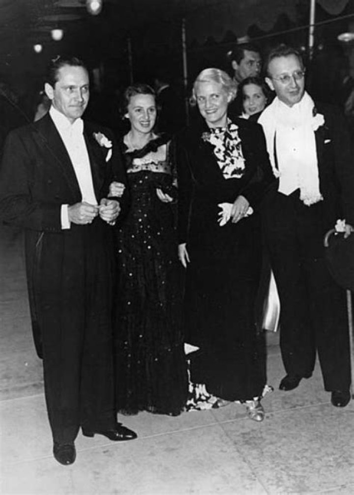 Fredric March Height