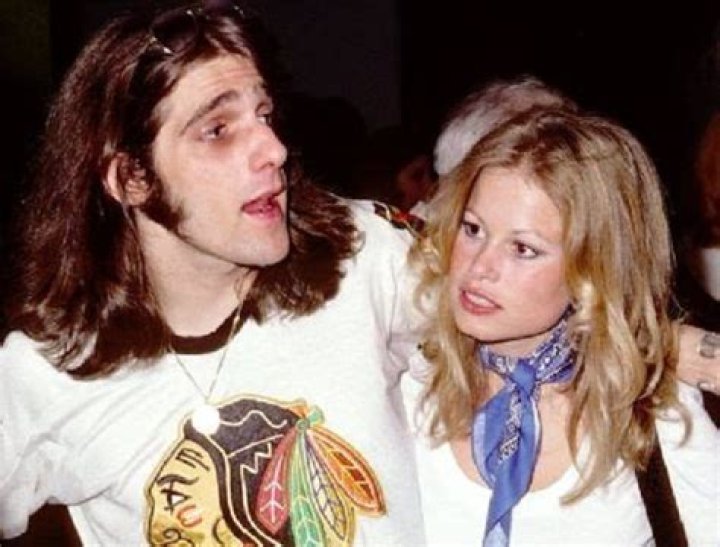 Who is Glenn Frey first wife Janie Beggs?