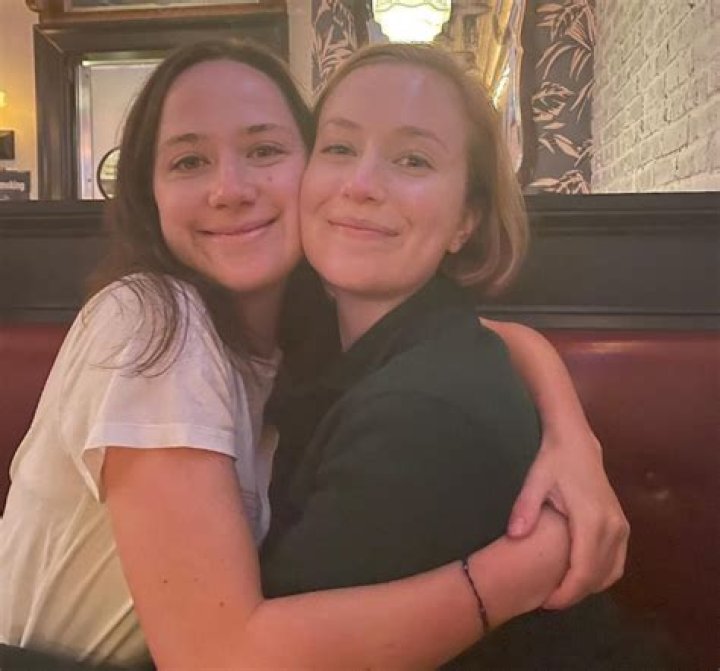 Hannah Einbinder with her boyfriend