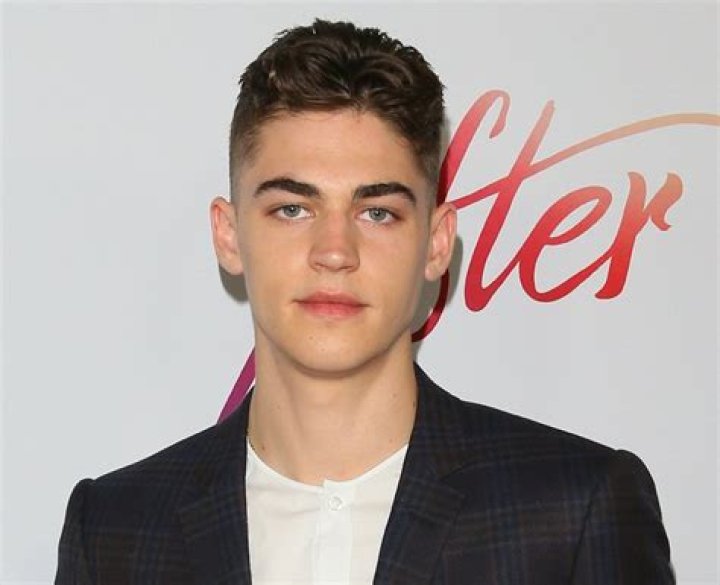 The Real Reason That Originated Hero Fiennes Tiffin's Gay Rumor