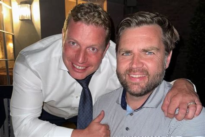 Hugh Skinner Wife, Parents, Net Worth Details & ThingsThat Make Him Gay